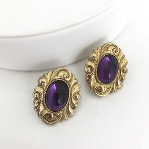 Vintage Plum Purple Oval Glass Cabochon Gold Tone Post Earrings Victorian 80’s
